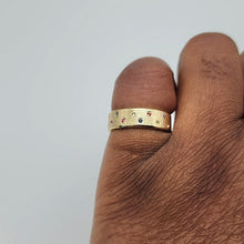 Load image into Gallery viewer, 14k Gold Cigar Band With Sapphires
