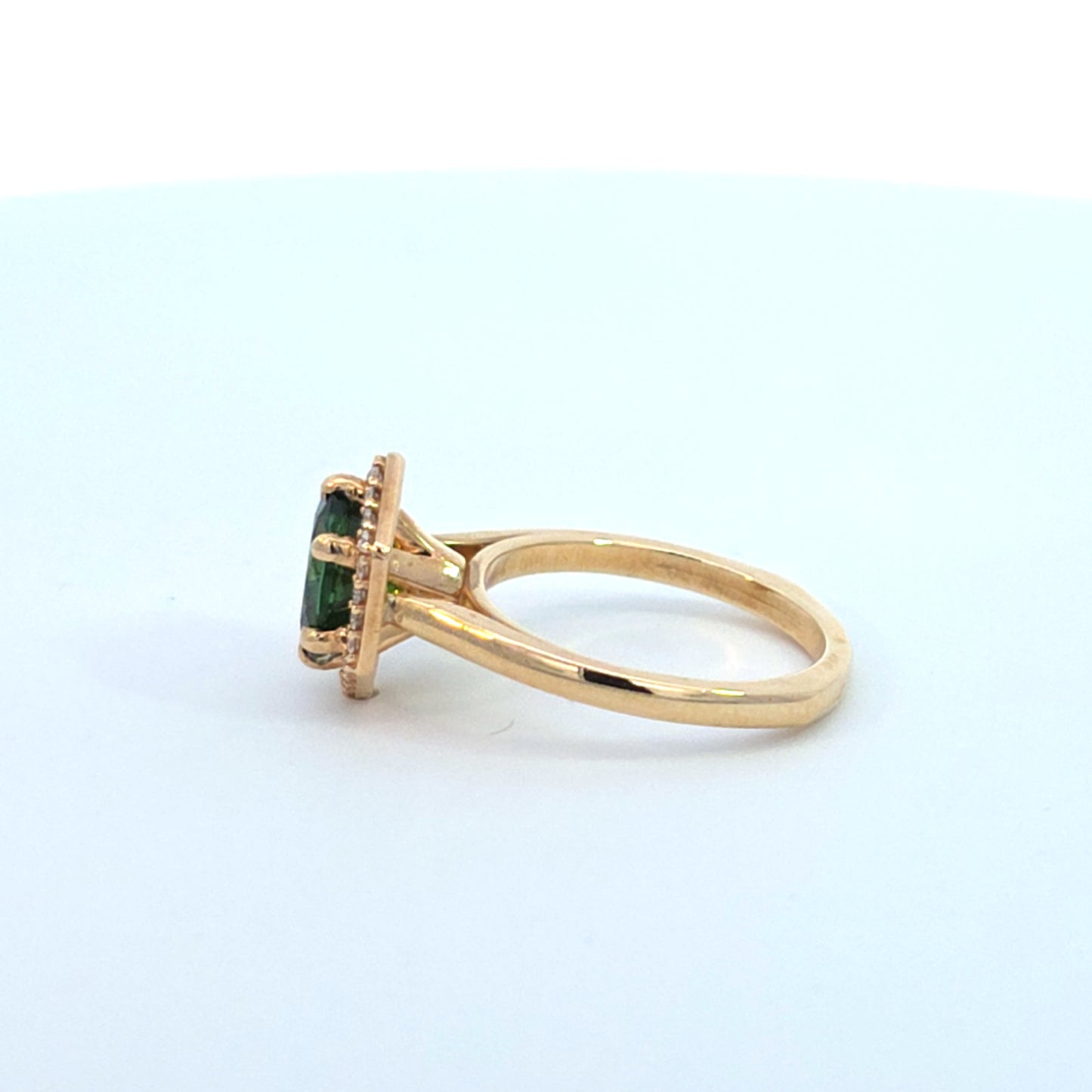 Green Tourmaline & Diamonds Ring